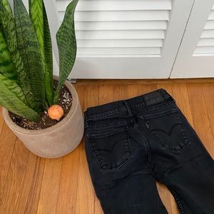 Levi’s 710 Black Super Skinny Jeans